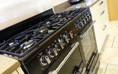 New Kitchen modification at Farmhouse ~ Leisure Range Cooker added